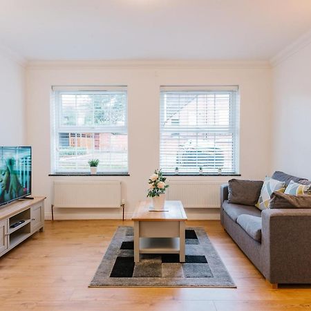 05Th Residence Of Lord Avenue Sleeps Five People Northampton Exteriér fotografie